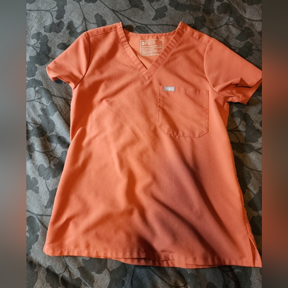 Figs Women's Orange Scrub Set